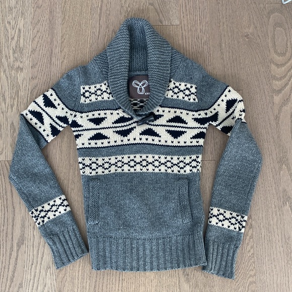 Aritzia TNA Wool Cowichan Sweater - Picture 2 of 5